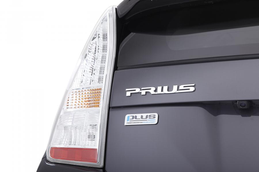  Toyota Prius PLUS Performance for SEMA 2010 года  (фото 4 из 5)